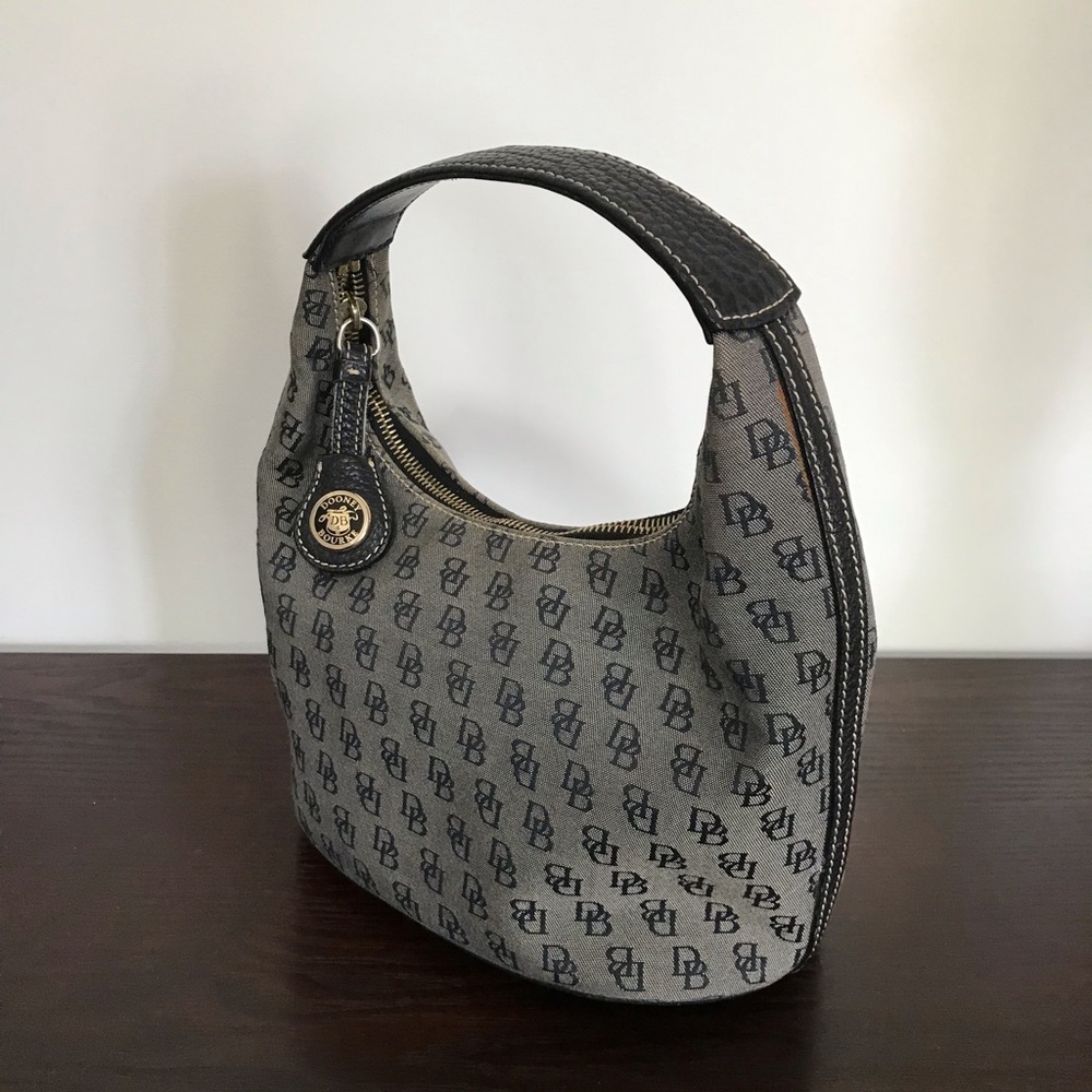 👜 Dooney & Bourke Small Bucket Bag